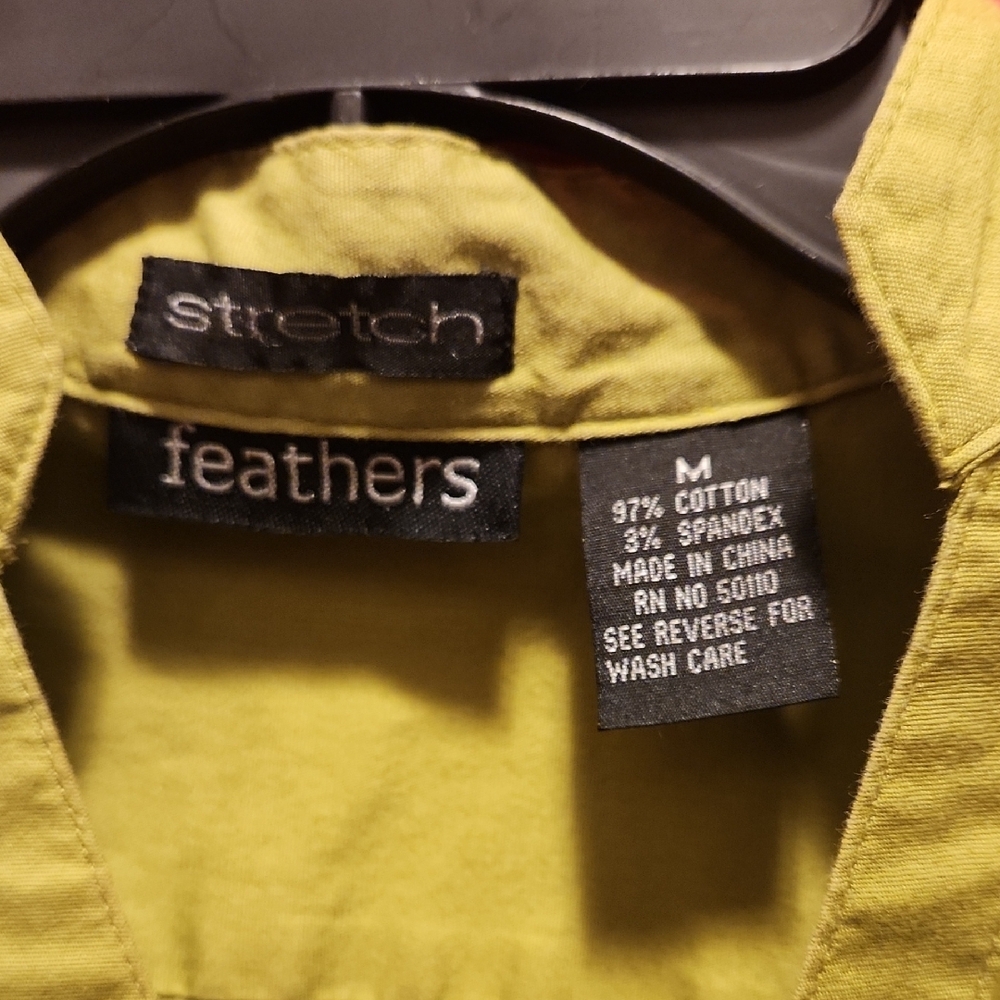 Feathers Yellow Green 3/4 Sleeve Fitted Blouse with Mandarin Collar - Picture 3 of 3